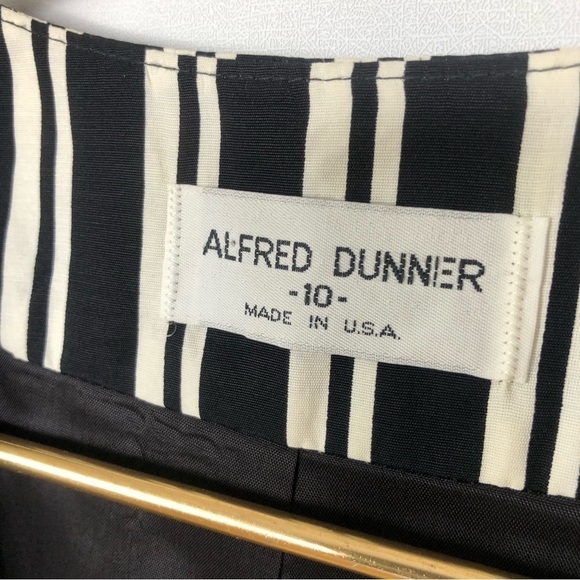 Nwt Alfred Dunner black & white crepe stripe single breasted v-neck blazer - Picture 4 of 10